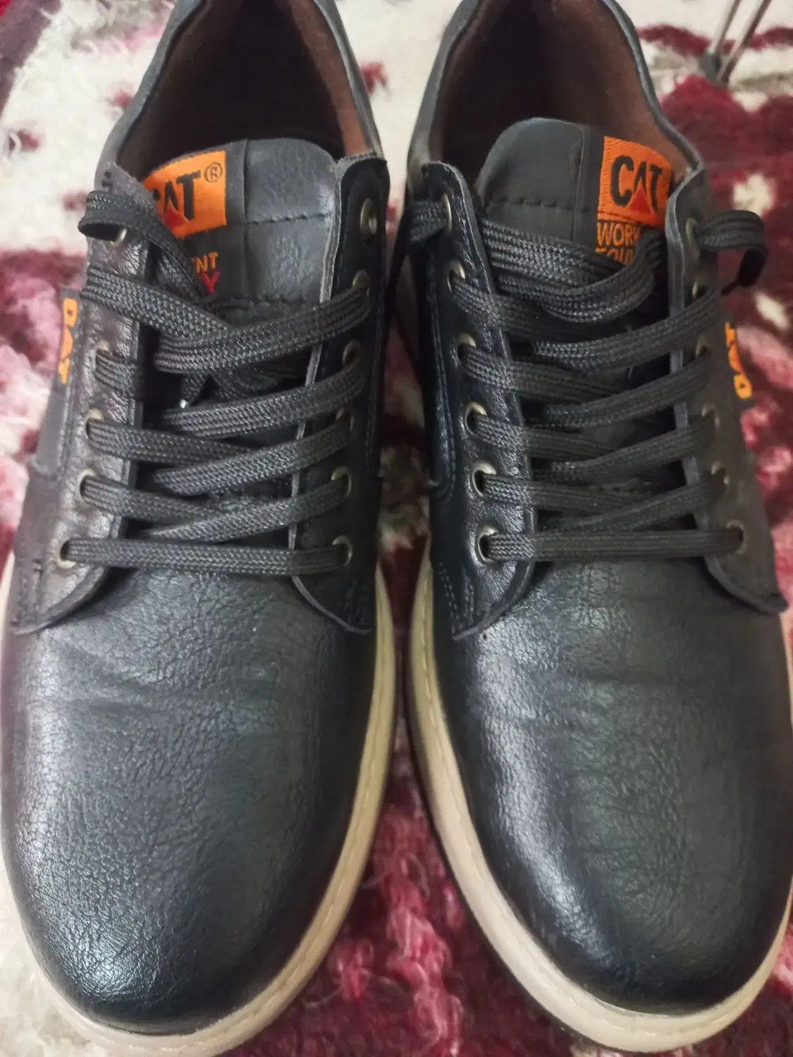 کفش نو|کیف، کفش، کمربند|باسمنج, |دیوار