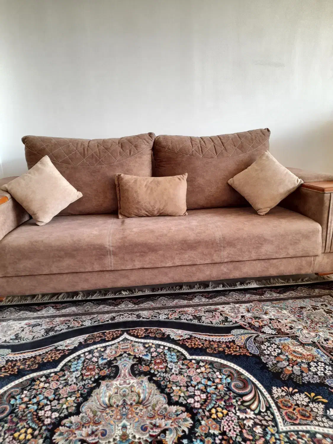 کاناپه سه نفر بزرگ|مبلمان خانگی و میز عسلی|شیراز, فرگاز|دیوار