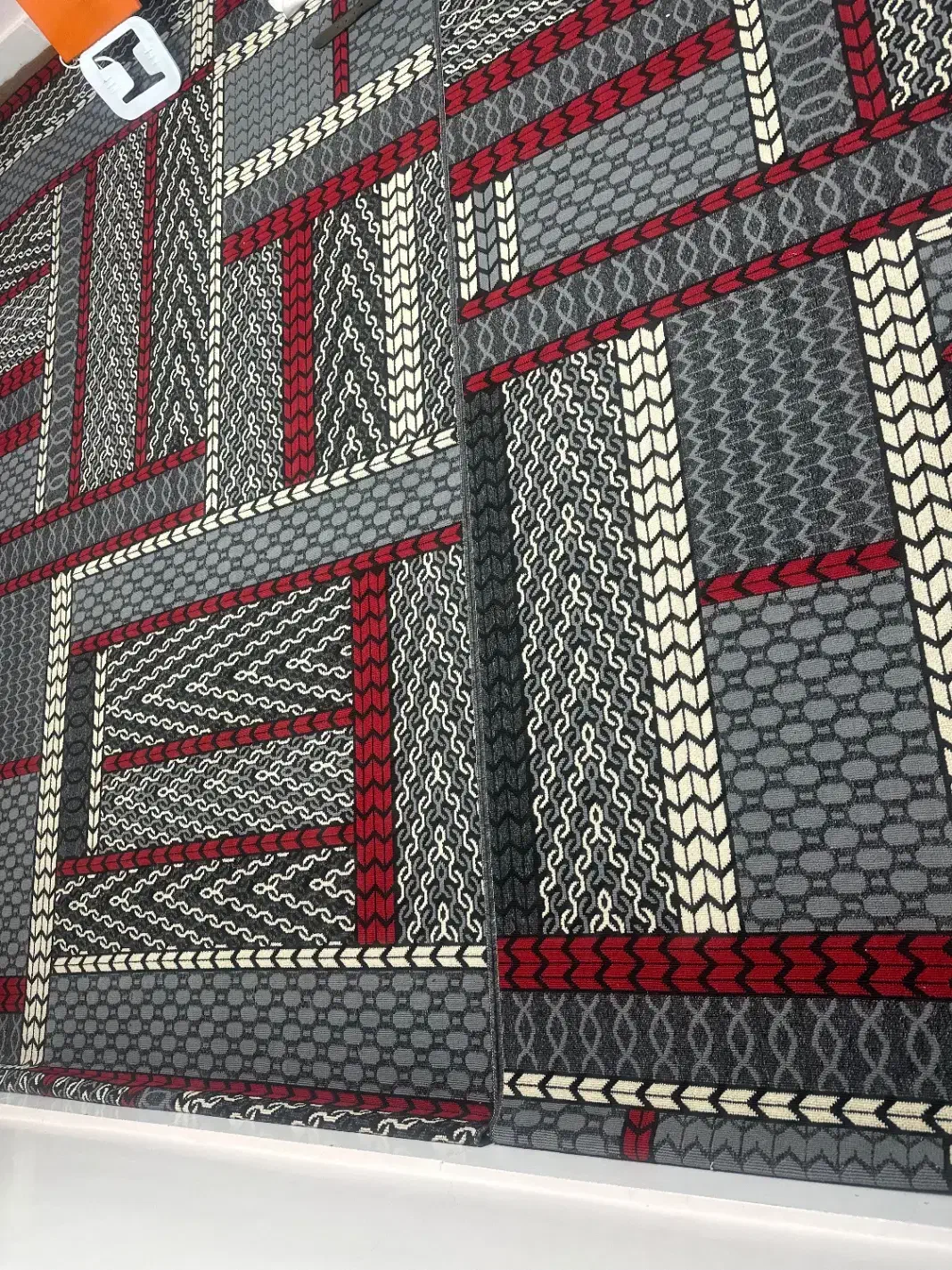 یک گلیم شش متری کاملا تمیز نو|گلیم، جاجیم، گبه|برخوار, |دیوار