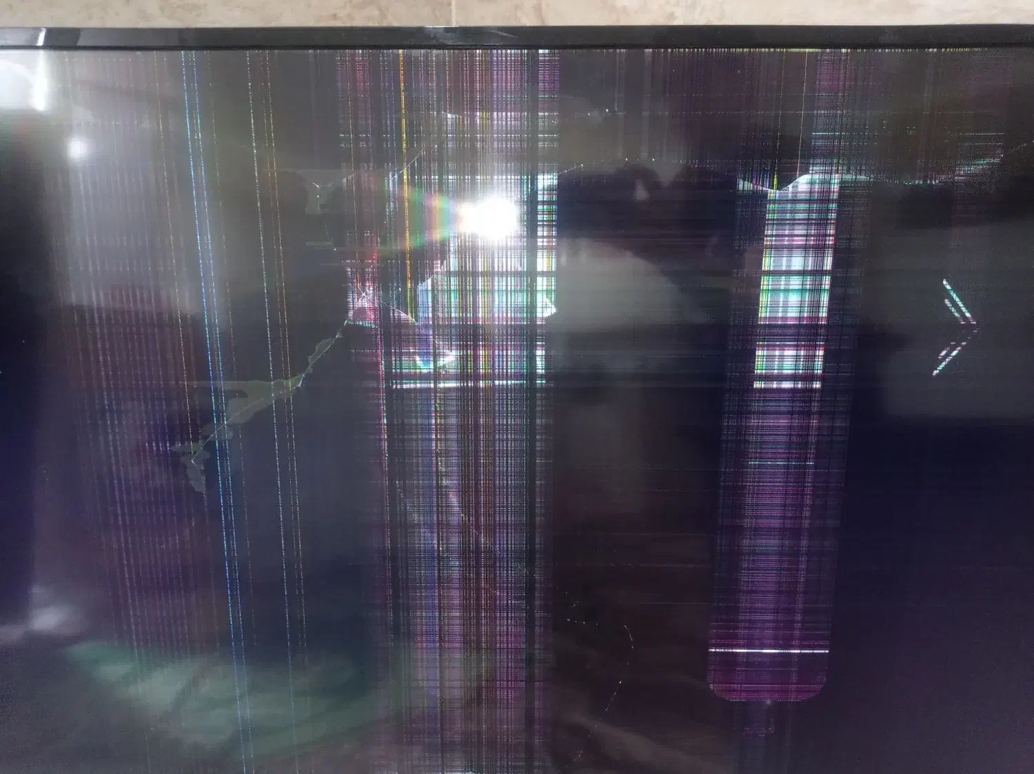 تلویزیون 42اینج صفحه شکستع|تلویزیون و پروژکتور|قم, علی آباد|دیوار