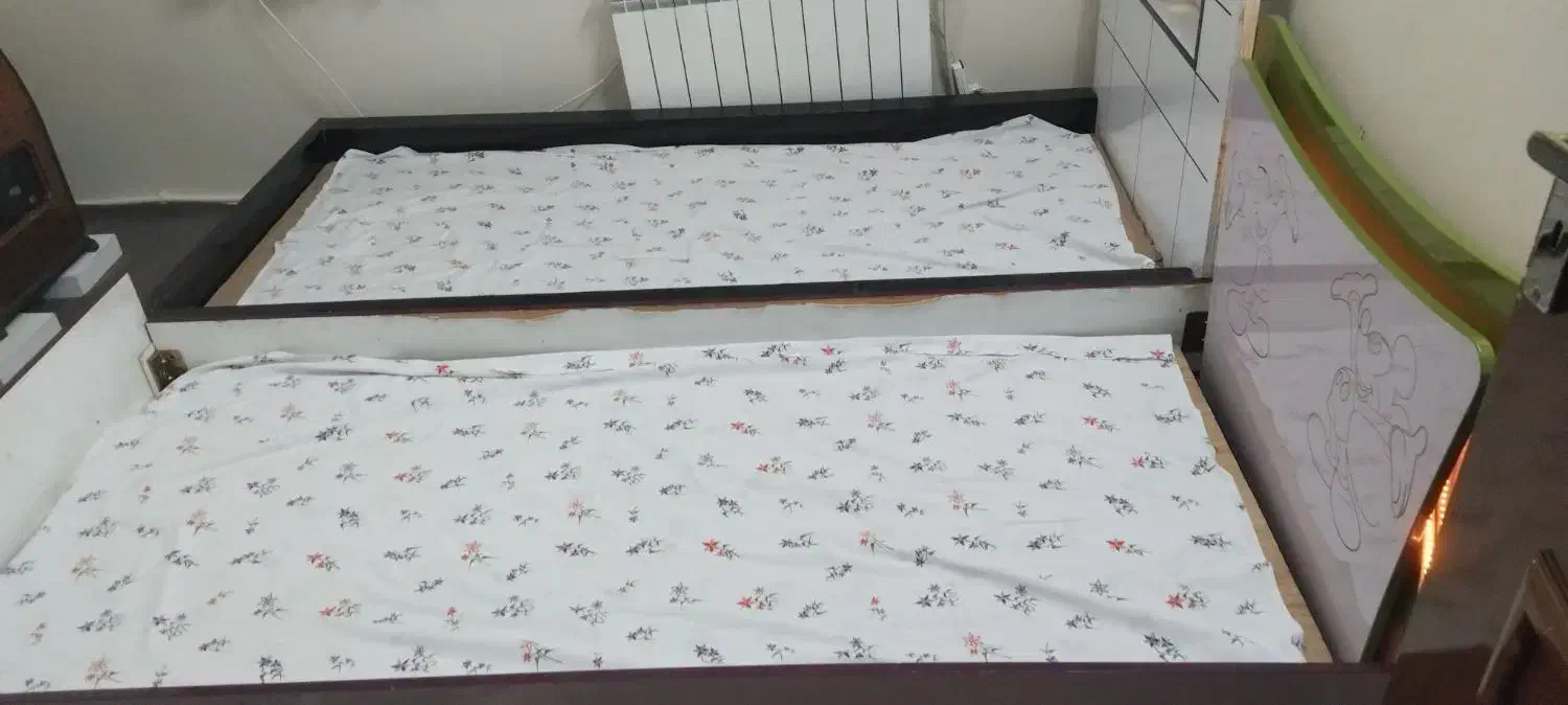 تخت نوجوان سالم و مرتب باکف تخت|تخت و صندلی بچه|طرقبه, |دیوار