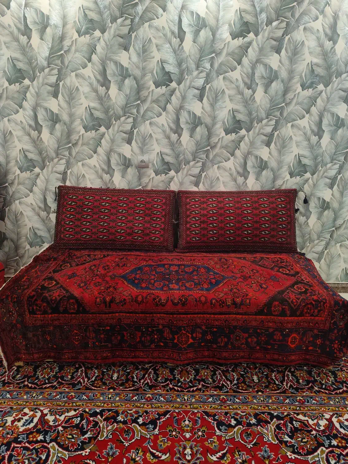 تخت باغی،پشتی وفرش دست باف|فرش|فردیس, شهرک ناز|دیوار