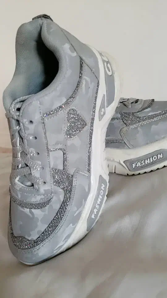 کفش کتونی|کیف، کفش، کمربند|تیمور آباد, |دیوار