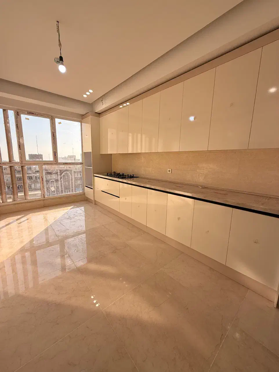 ۱۰۰ متر/۲ خواب/نوساز/مجرد/خانواده