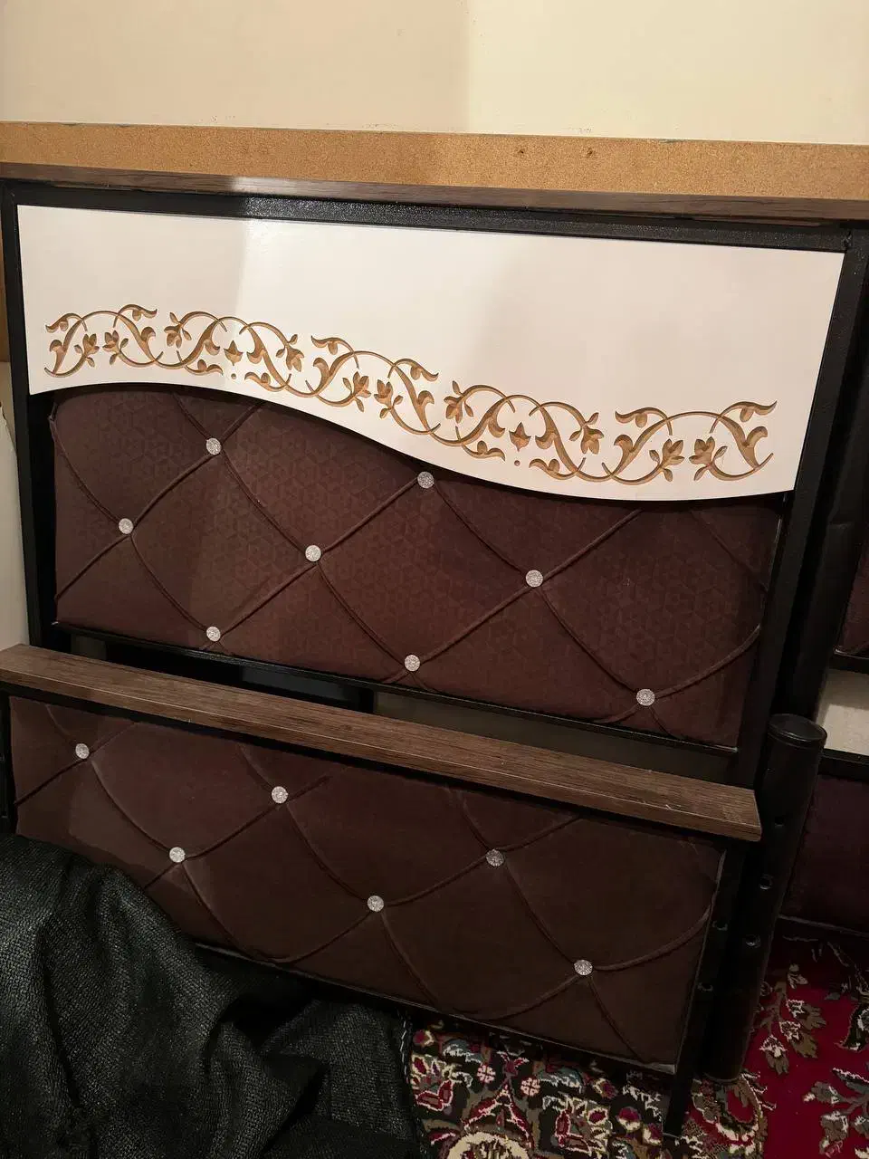 دوتا تخت یک نفره|تخت و سرویس خواب|فولادشهر, B8|دیوار