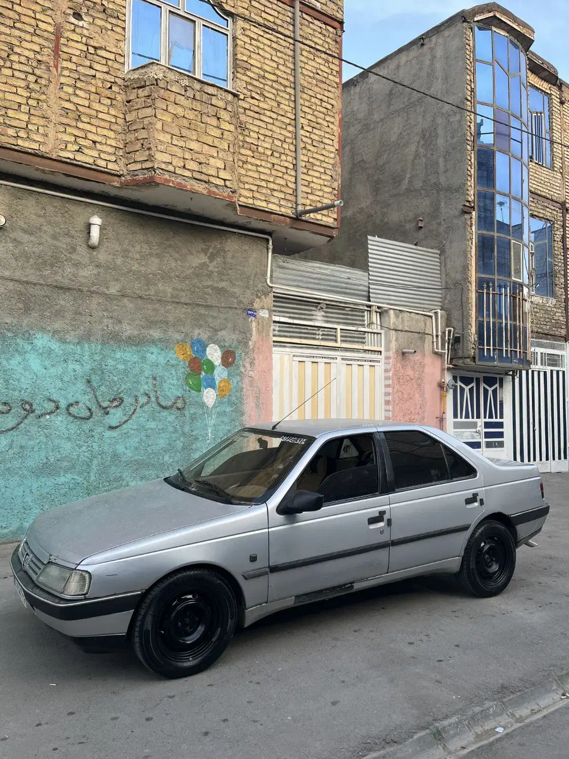 پژو ۴۰۵ نقره ای مدل ۹۲|خودرو سواری و وانت|مشهد, ایثار|دیوار