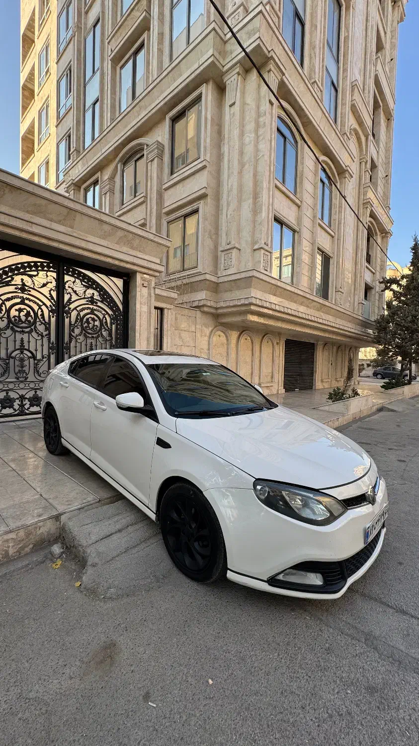 ام جی ۶ سفید داخل مشکی|خودرو سواری و وانت|مشهد, تربیت (صدف)|دیوار