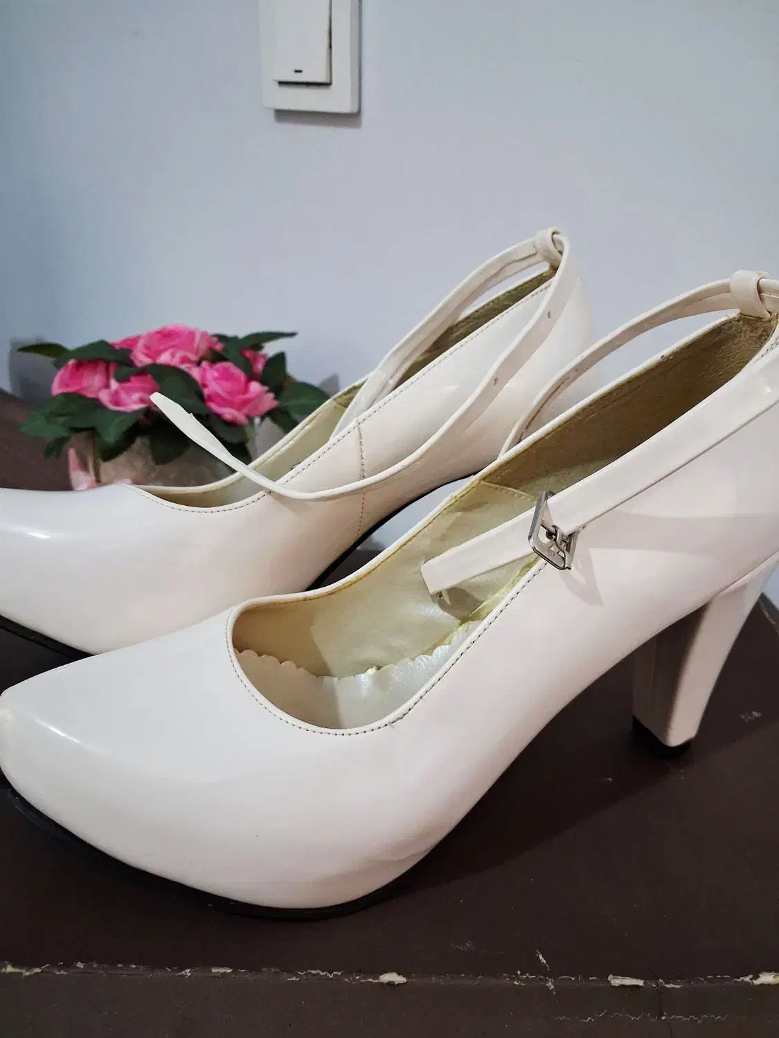 کفش|کیف، کفش، کمربند|رشت, کوی طالقانی|دیوار