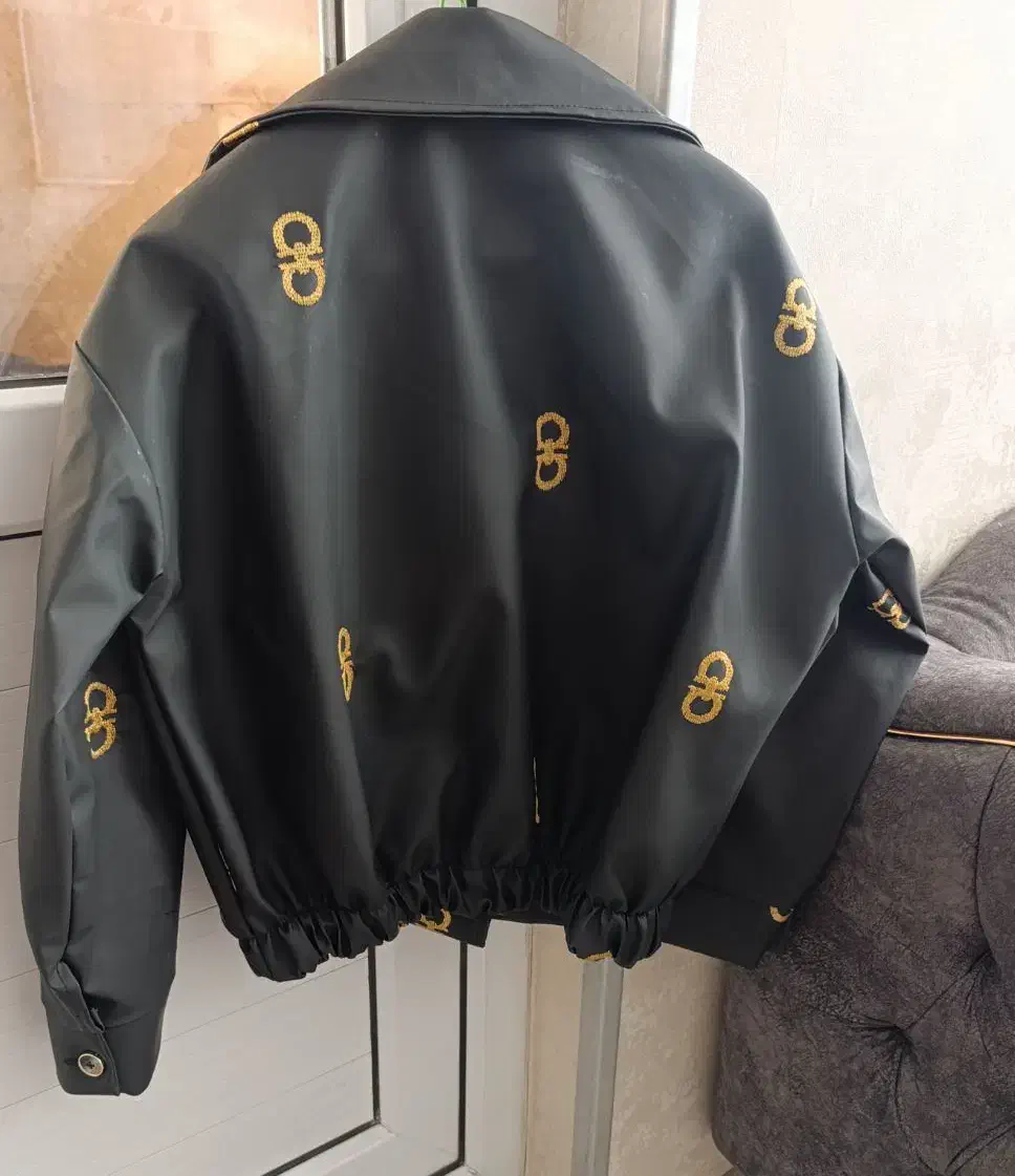 کاپشن چرم زنانه نونومعاوضه با پافر سیلیکونی|لباس|شیراز, شهرک مدرس|دیوار