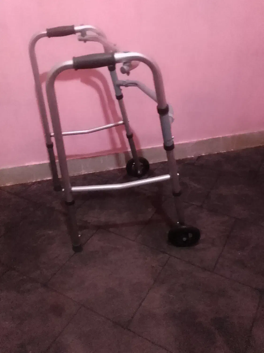 واکر نو|آرایشی، بهداشتی، درمانی|رشت, چله خانه|دیوار