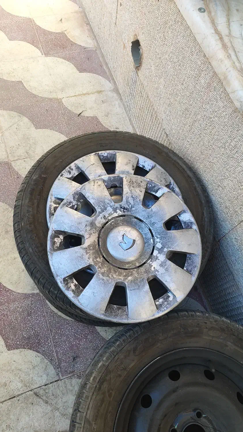 ۴ عددرینگ فولادی ۲عددقالپاق و1عدد لاستیک ۱۵/۶۵/۱۸۵|قطعات یدکی و لوازم جانبی|شیراز, فرهنگیان|دیوار