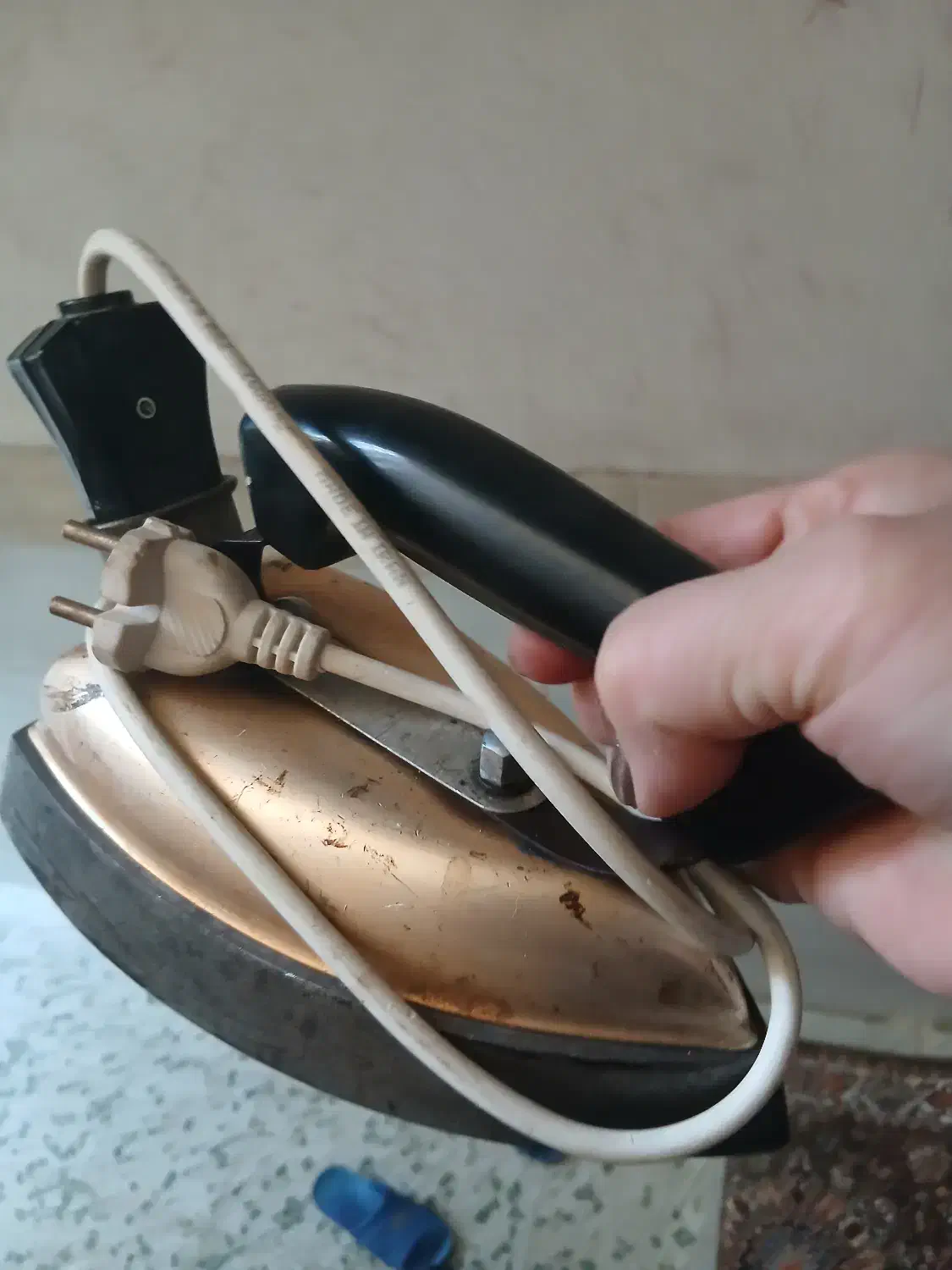 اتو قدیمی|اتو و لوازم اتو|شیروان (لرستان), |دیوار