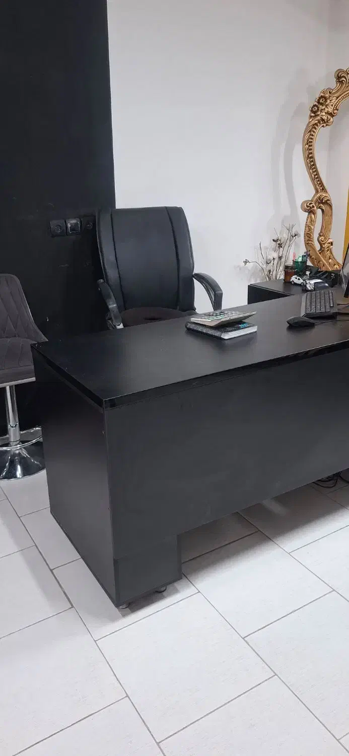 میز مدیریت مشکی چوب mdf|مبلمان اداری|خمینی‌شهر, |دیوار