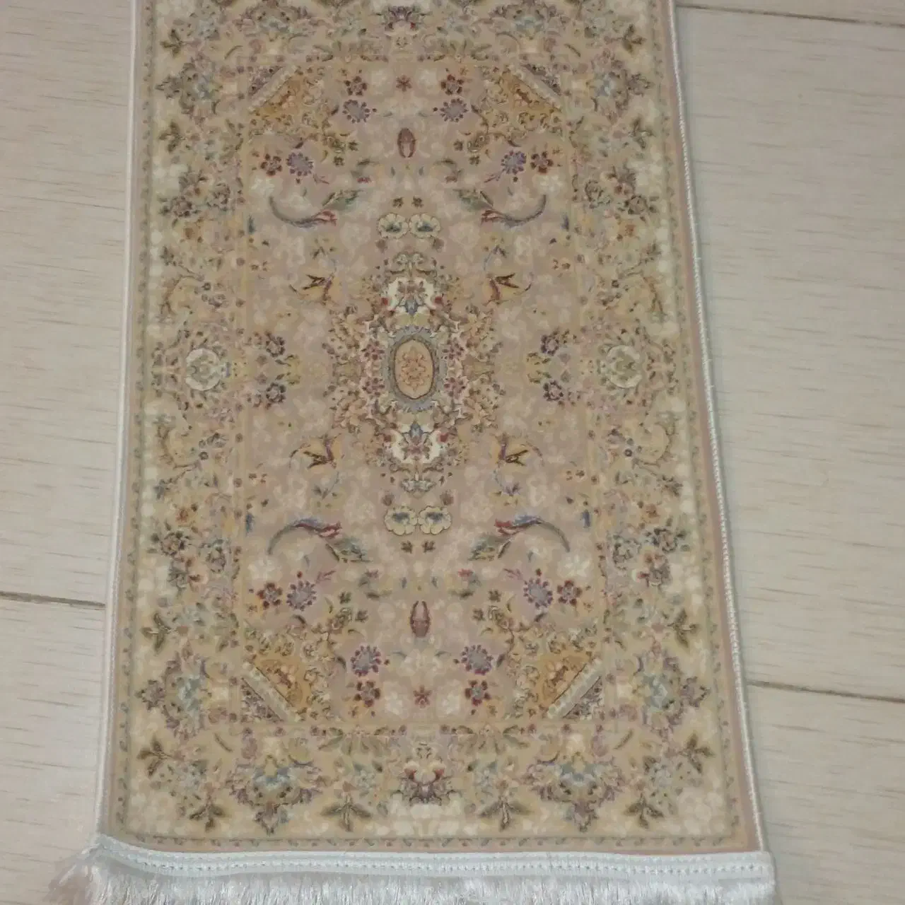 پادری از جنس فرش|پادری|خرم‌آباد, |دیوار