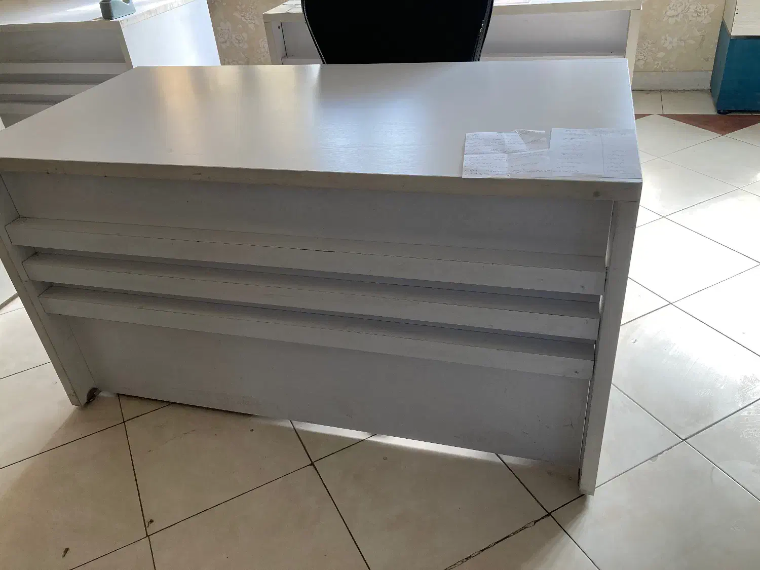 میز|مبلمان اداری|تهران, هلال احمر|دیوار