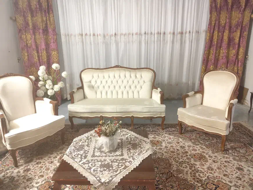 مبل کلاسیک ۷ نفره (کاملا نو)|مبلمان خانگی و میز عسلی|اصفهان, محمودیه|دیوار