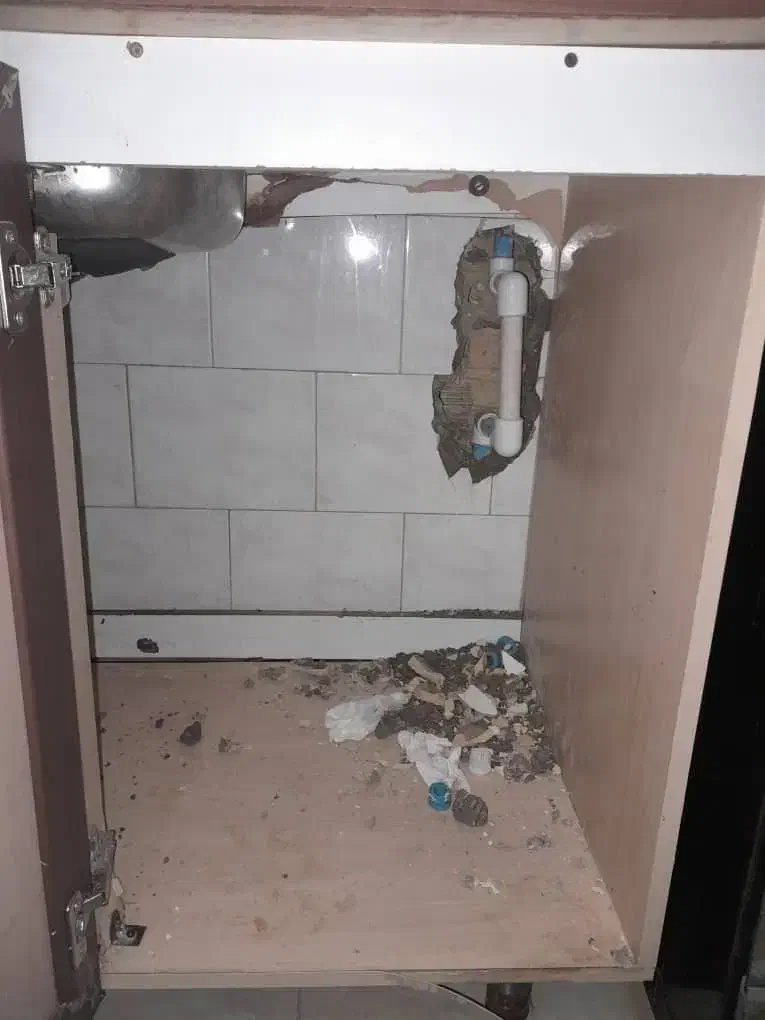 مبلشویی نشت یابی لوله بازکنی لوله کش تعمیرلباسشویی|خدمات پیشه و مهارت|پرند, فاز ۶|دیوار