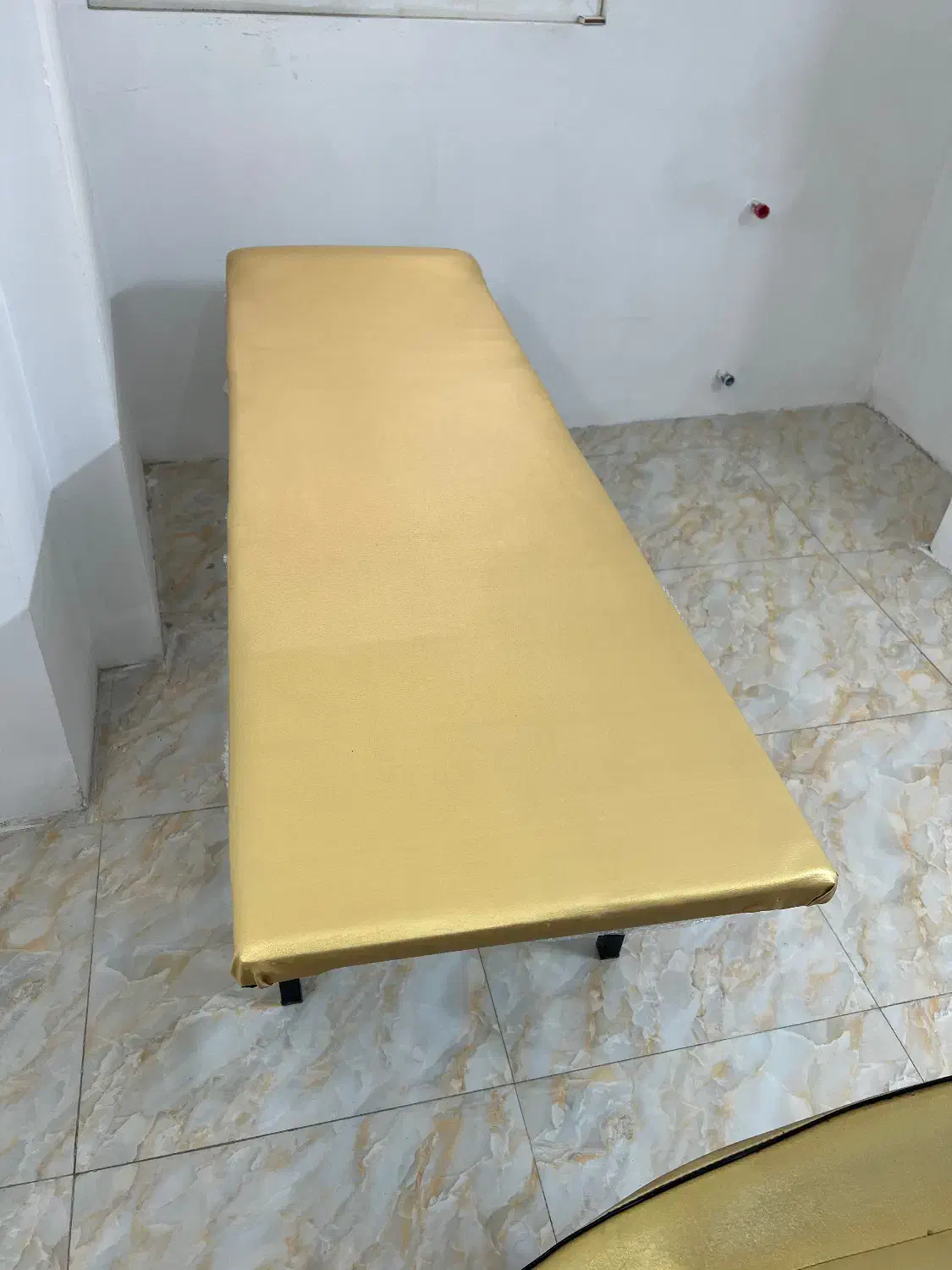 تخت وصندلی میکاپ ومیزناخن|آرایشگاه و سالنهای زیبایی|بجنورد, |دیوار