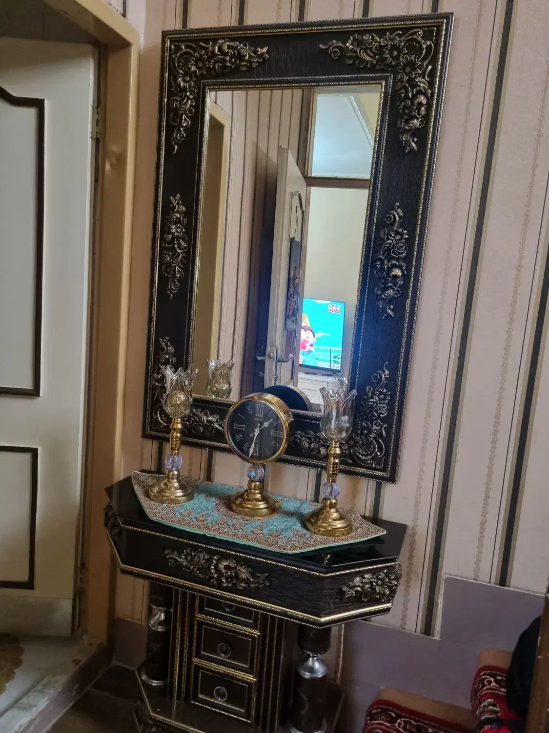 آینه شمعدان همراه با ساعت|بوفه، ویترین، کنسول|شاهینشهر, شهرک گلدیس|دیوار