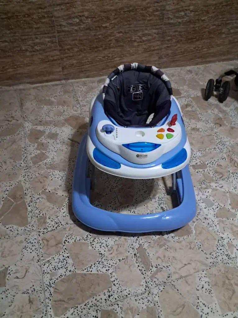 روروئک در حد نو|کالسکه و لوازم جانبی|رشت, معلم|دیوار