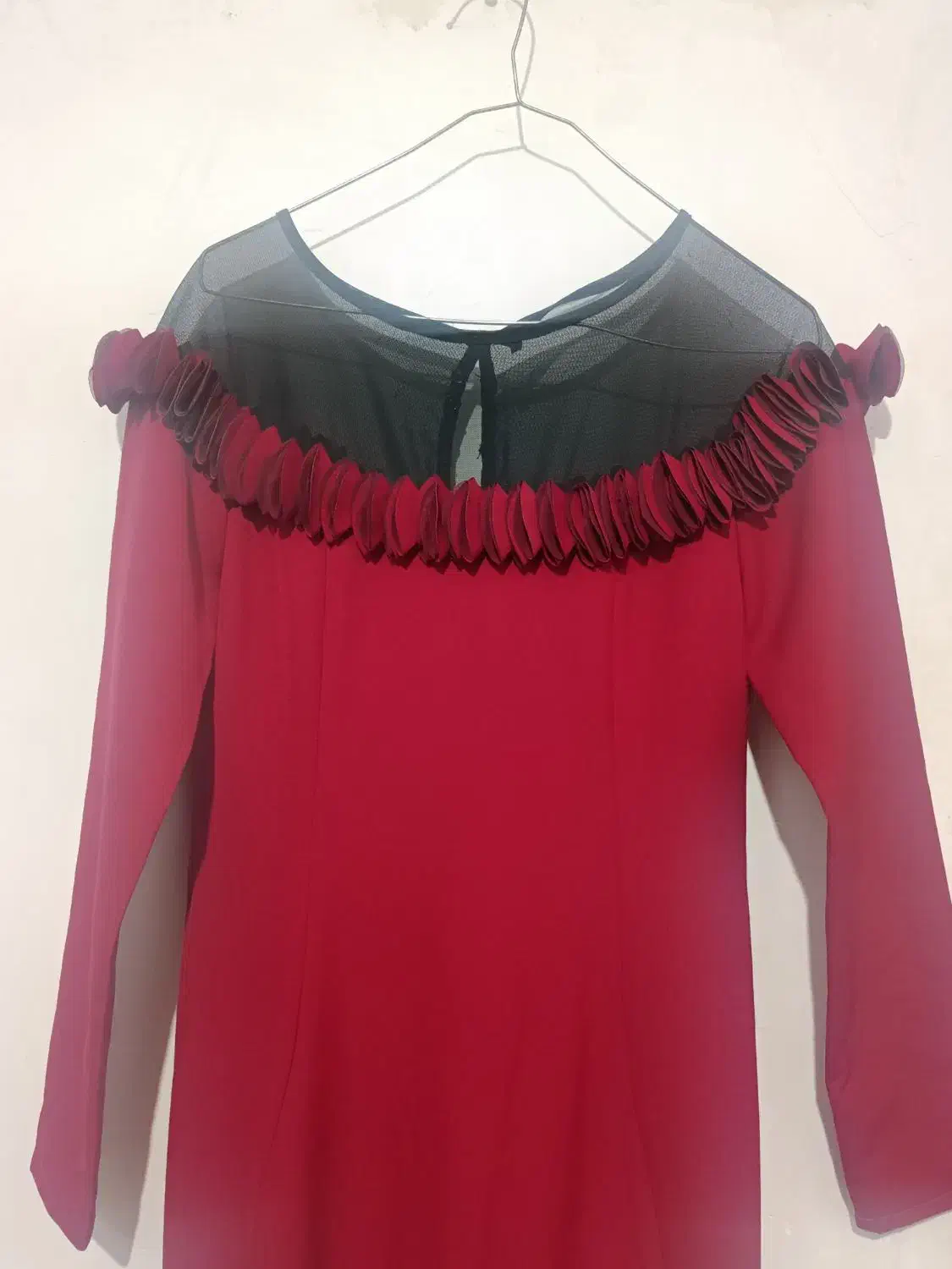 لباس مجلسی|لباس|بومهن, |دیوار