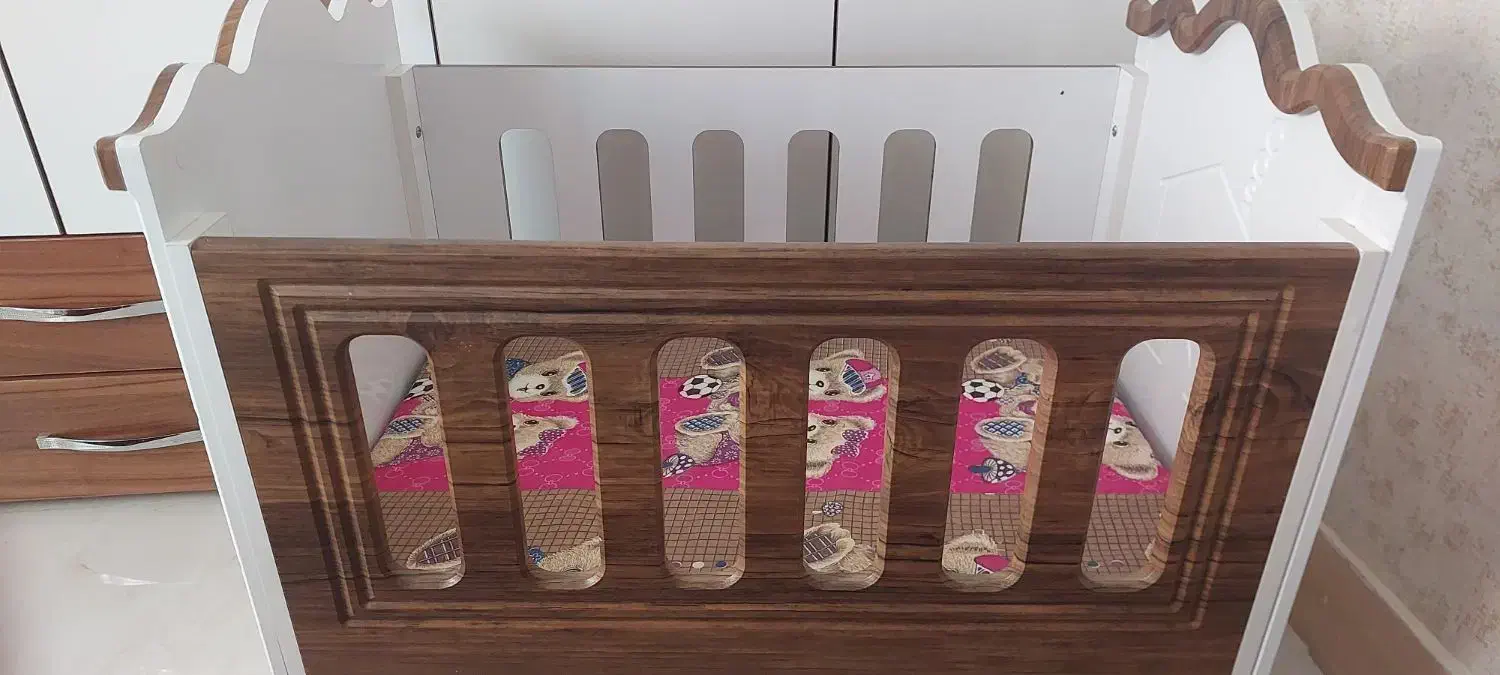 تخت نوزاد|تخت و صندلی بچه|همدان, |دیوار