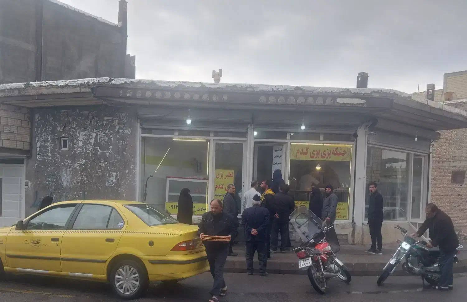 اجاره فطیر پزی و فروش|اجارهٔ مغازه و غرفه|میانه, |دیوار