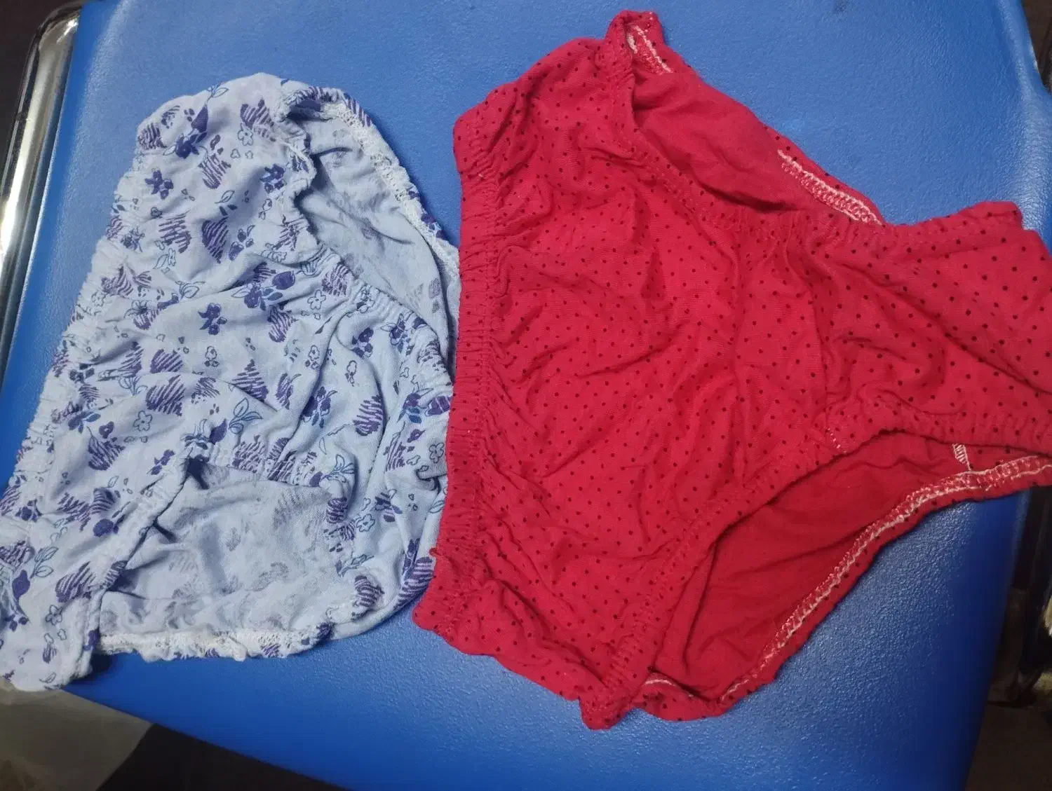 لباس زیر|لباس|سیاهکل, |دیوار