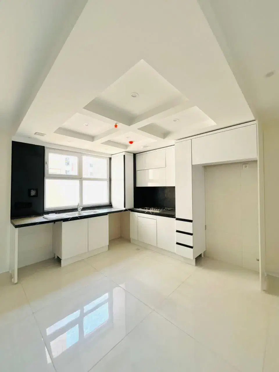 ۷۵ متر کلید نخورده ۱۰ واحدی فردوس غرب