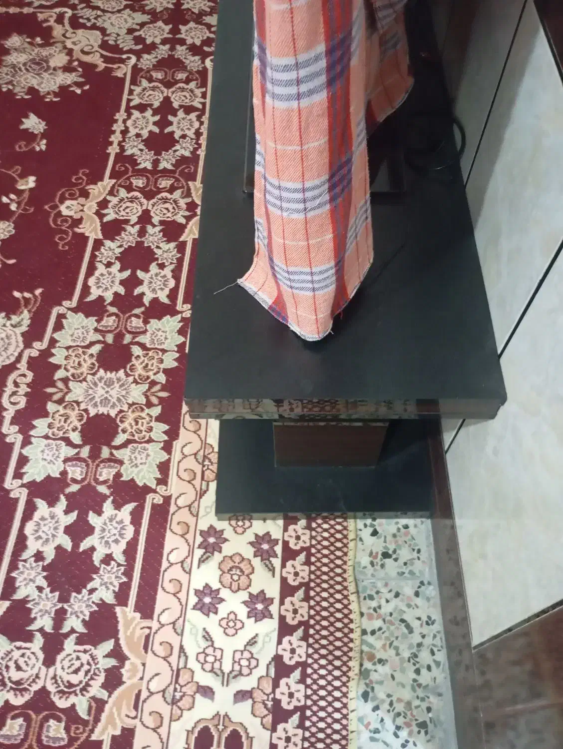 میز تلویزیون دو کشابه در حد نو ام دی آف|میز تلویزیون|امیدیه, |دیوار