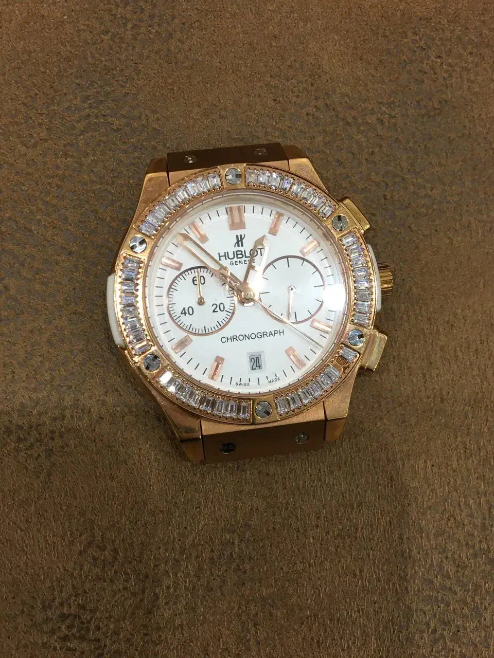 ساعت هابلوت|ساعت|تهران, تسلیحات|دیوار