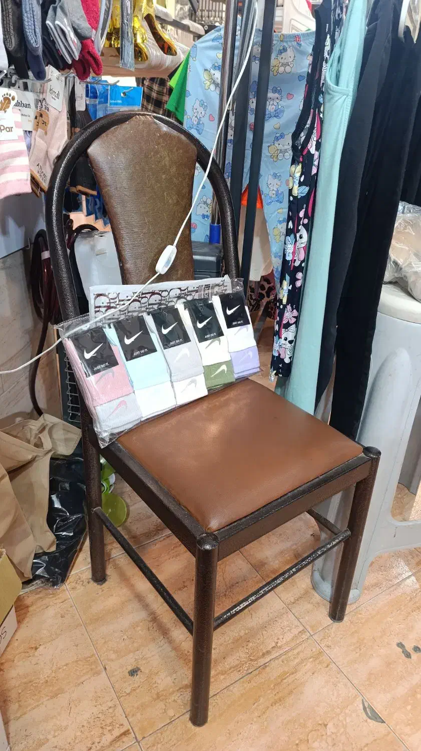 صندلی ساده و گردان|صندلی و نیمکت|کرج, فاز ۳ گوهردشت|دیوار