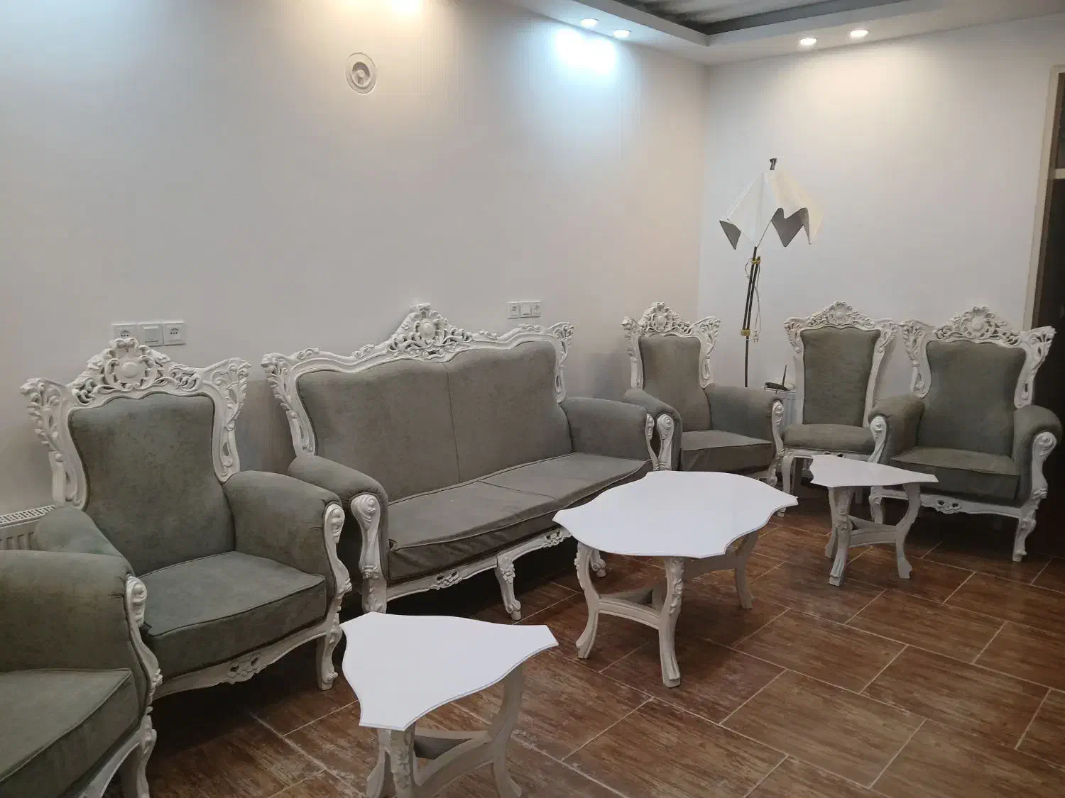 مبل ۹نفره سلطنتی|مبلمان خانگی و میز عسلی|یزد, |دیوار