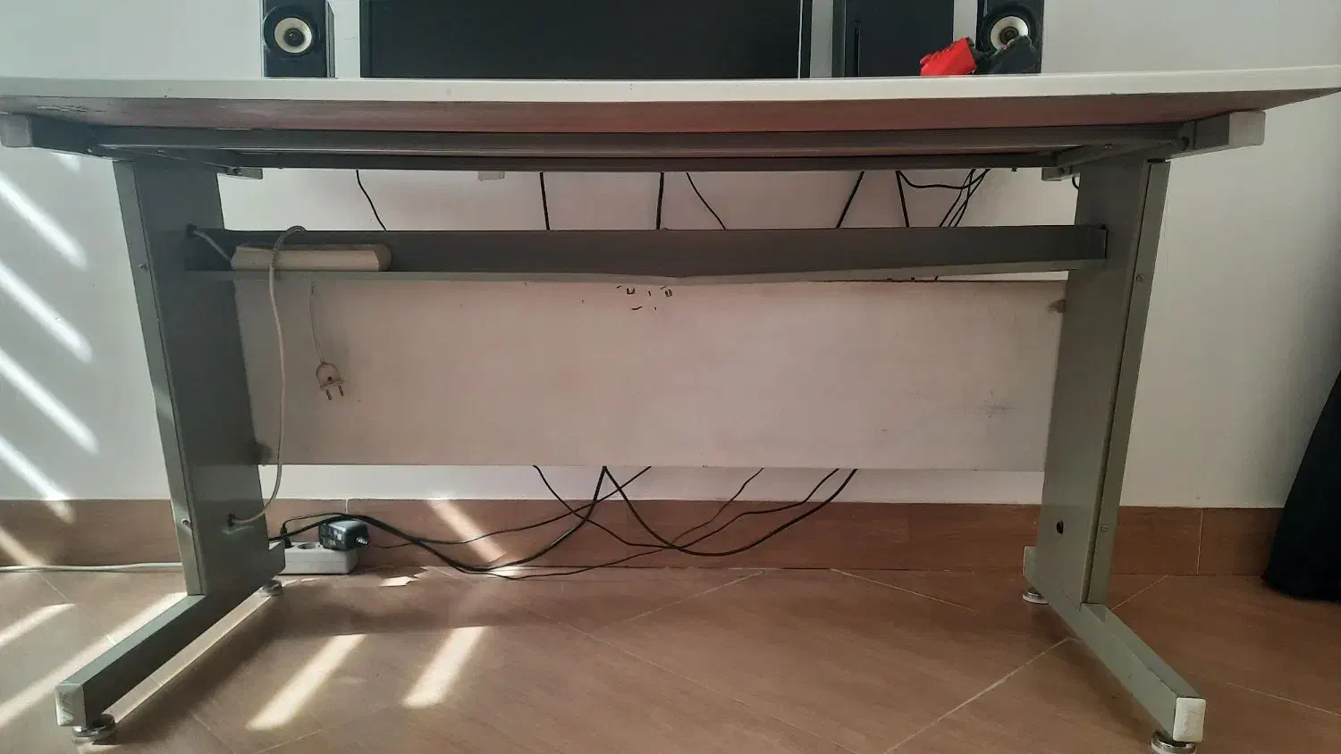 میز کامیپوتر ابعاد ( 73 × 75 × 130 )|میز تحریر و کامپیوتر|بروجرد, |دیوار