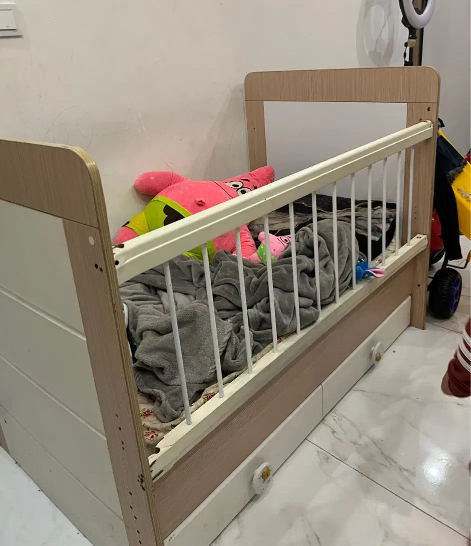 سرویس خواب کودک با لوازم های دیگر|تخت و سرویس خواب|رشت, معلم|دیوار