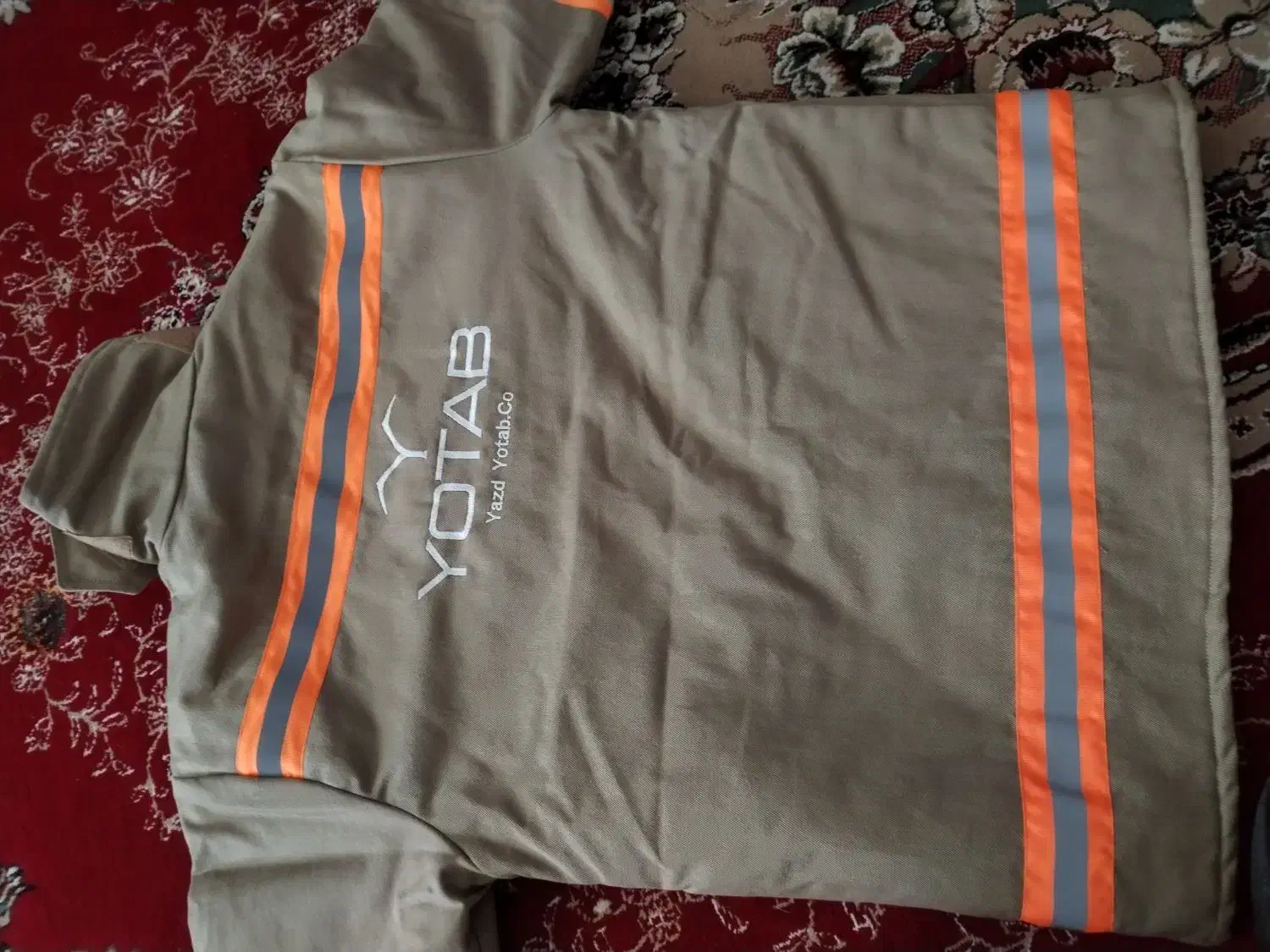 کاپشن|لباس|زرند, |دیوار