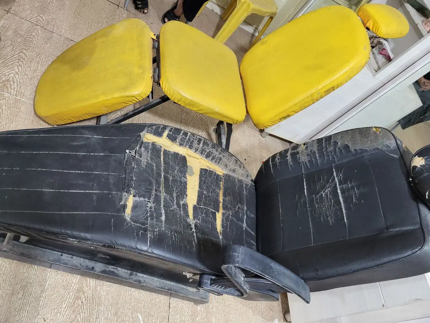 دوتاصندلی اصلاح|آرایشگاه و سالن‌های زیبایی|بندر ماهشهر, |دیوار