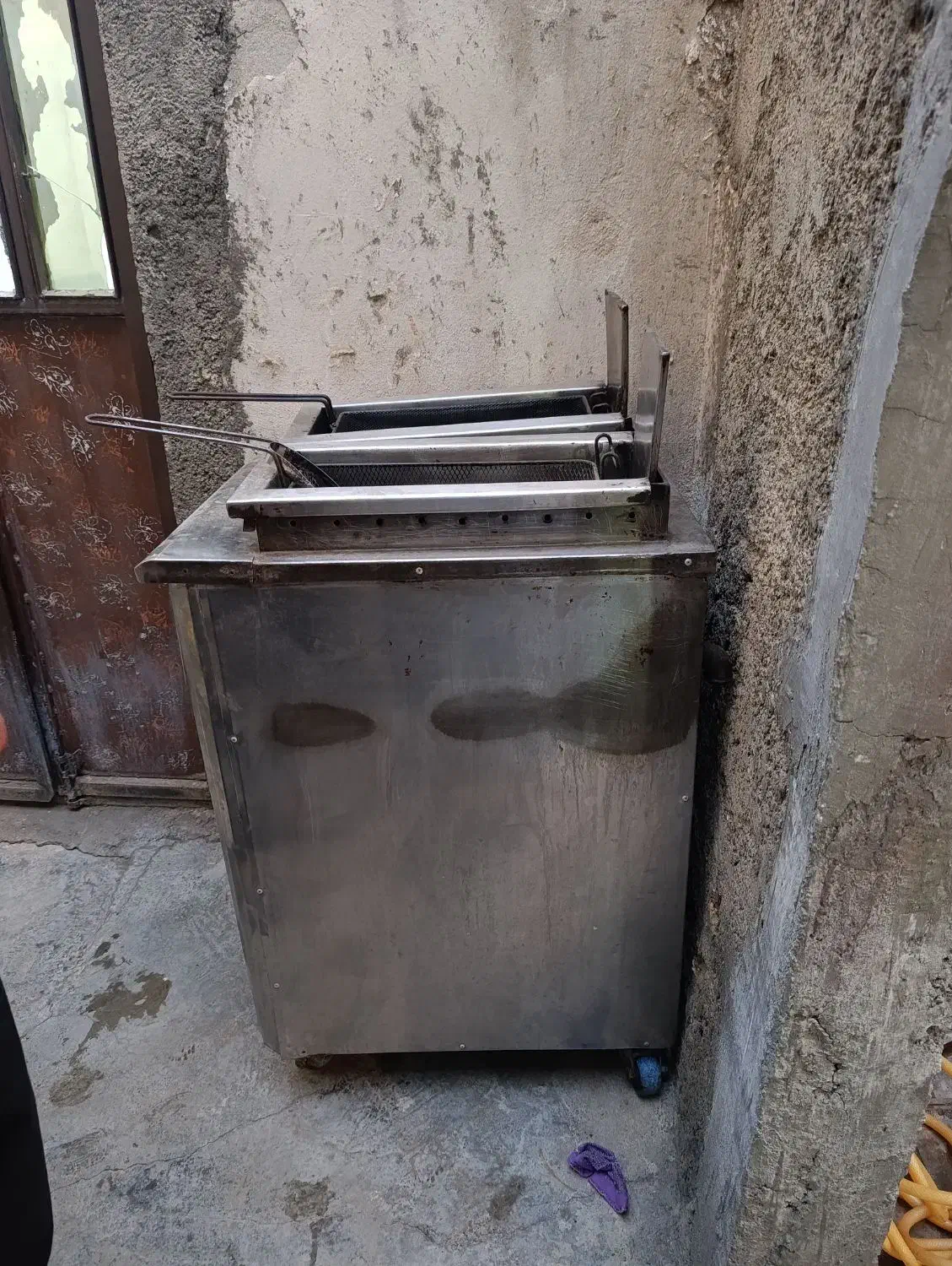 دستگاه سیب سرخ کن برای کاسبی حرف نداره|ماشین‌آلات صنعتی|سنقر, |دیوار