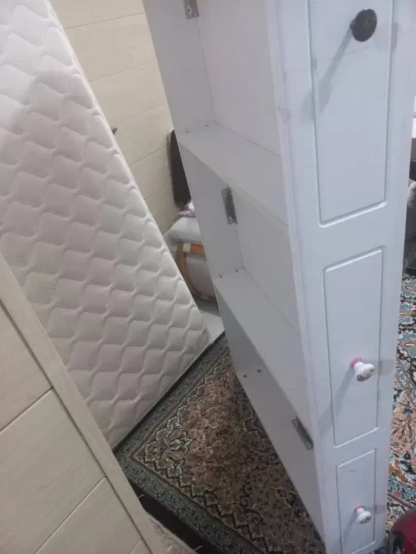 تخت نوجوان با تشک خوش خواب|تخت و سرویس خواب|سیرجان, |دیوار