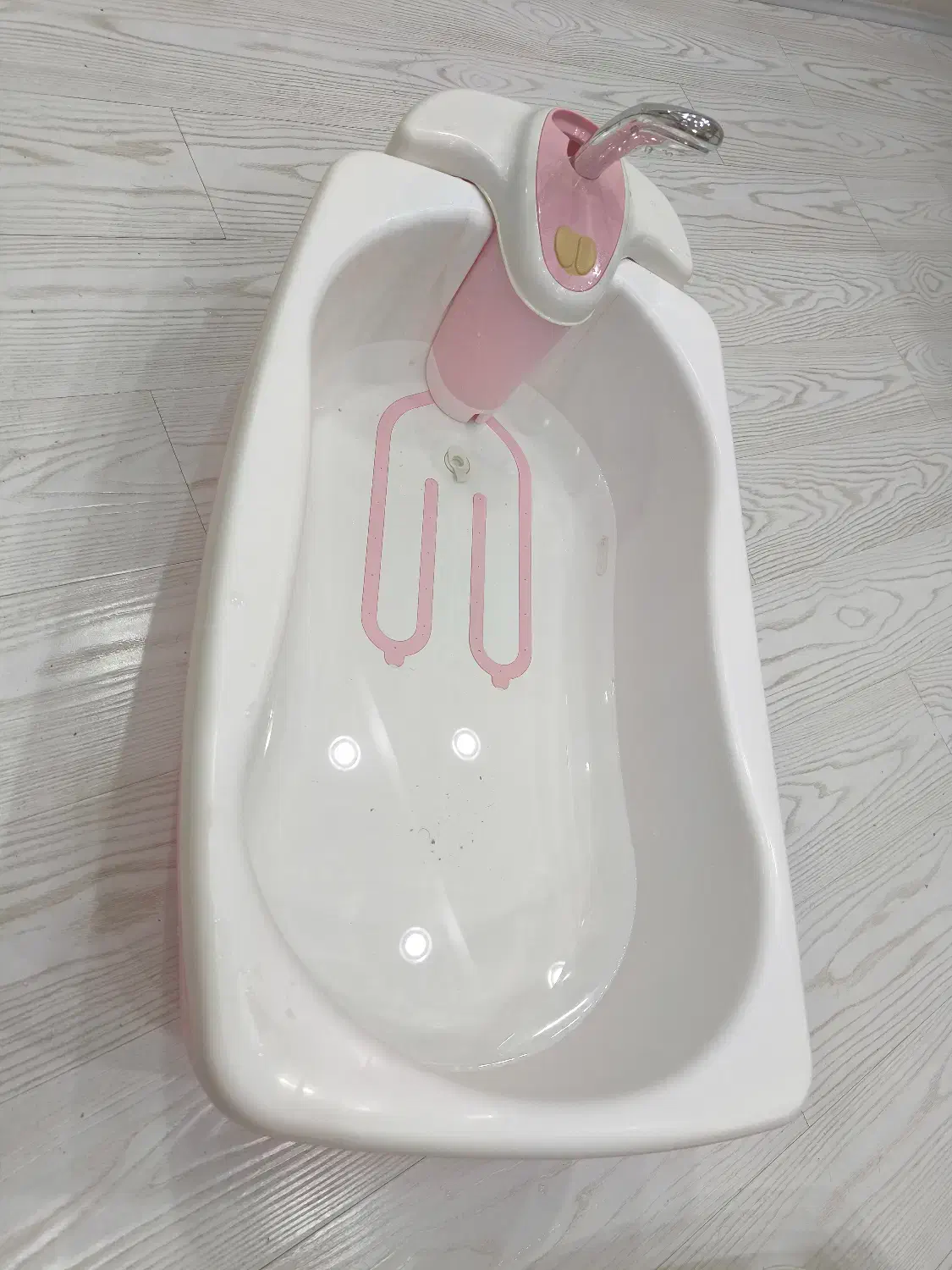 وان دوش دار و جکوزی سامر|اسباب و اثاث بچه|رشت, گلسار|دیوار