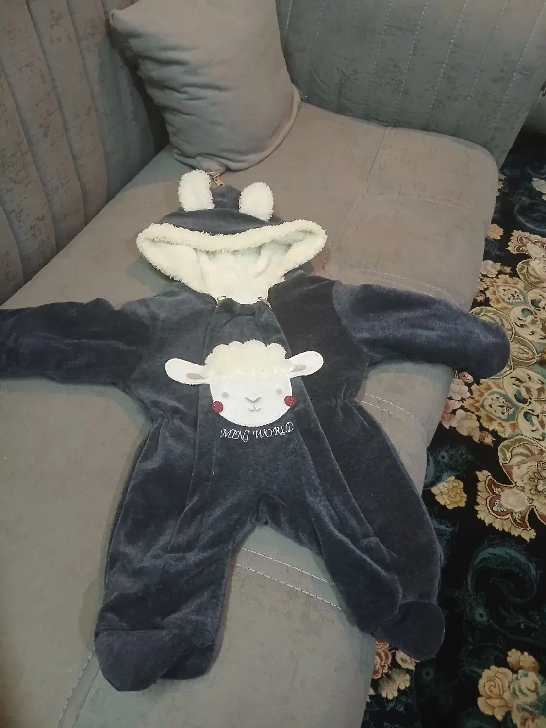 لباس|کفش و لباس بچه|تهران, تختی|دیوار