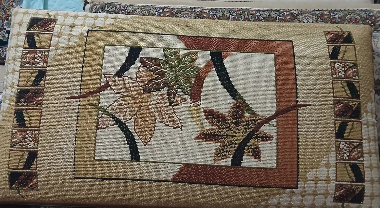 پشتی|پشتی|اقبالیه, |دیوار