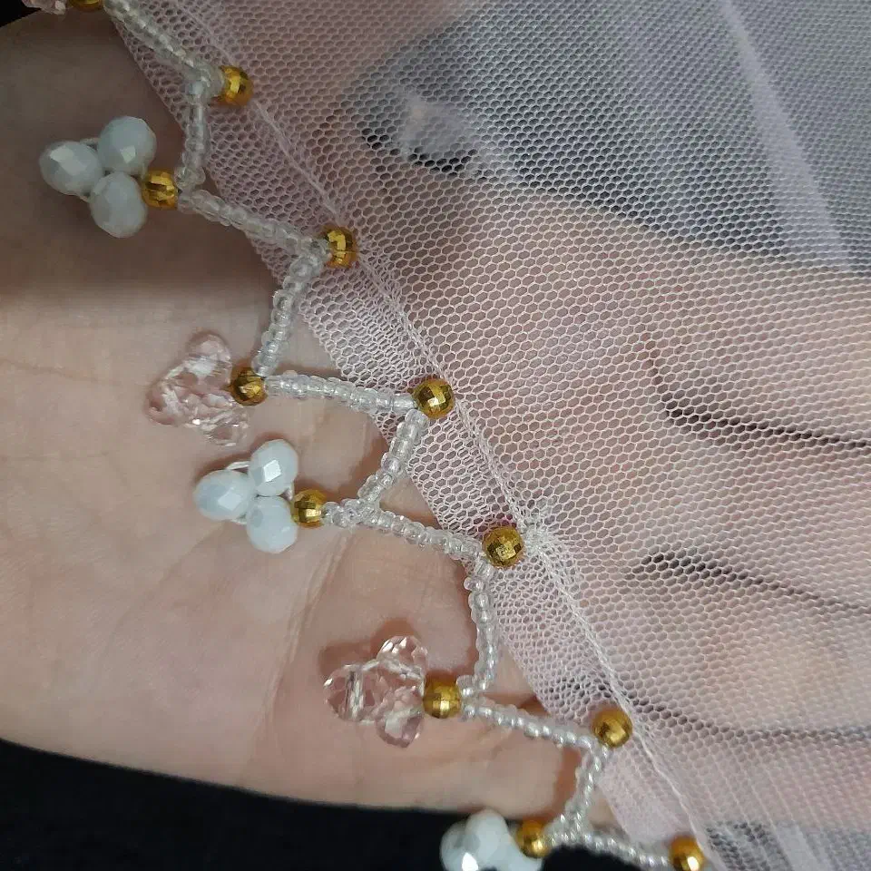 طراحی دوخت و جواهر دوزی روسری با طرح دلخواه|لباس|یاسوج, |دیوار