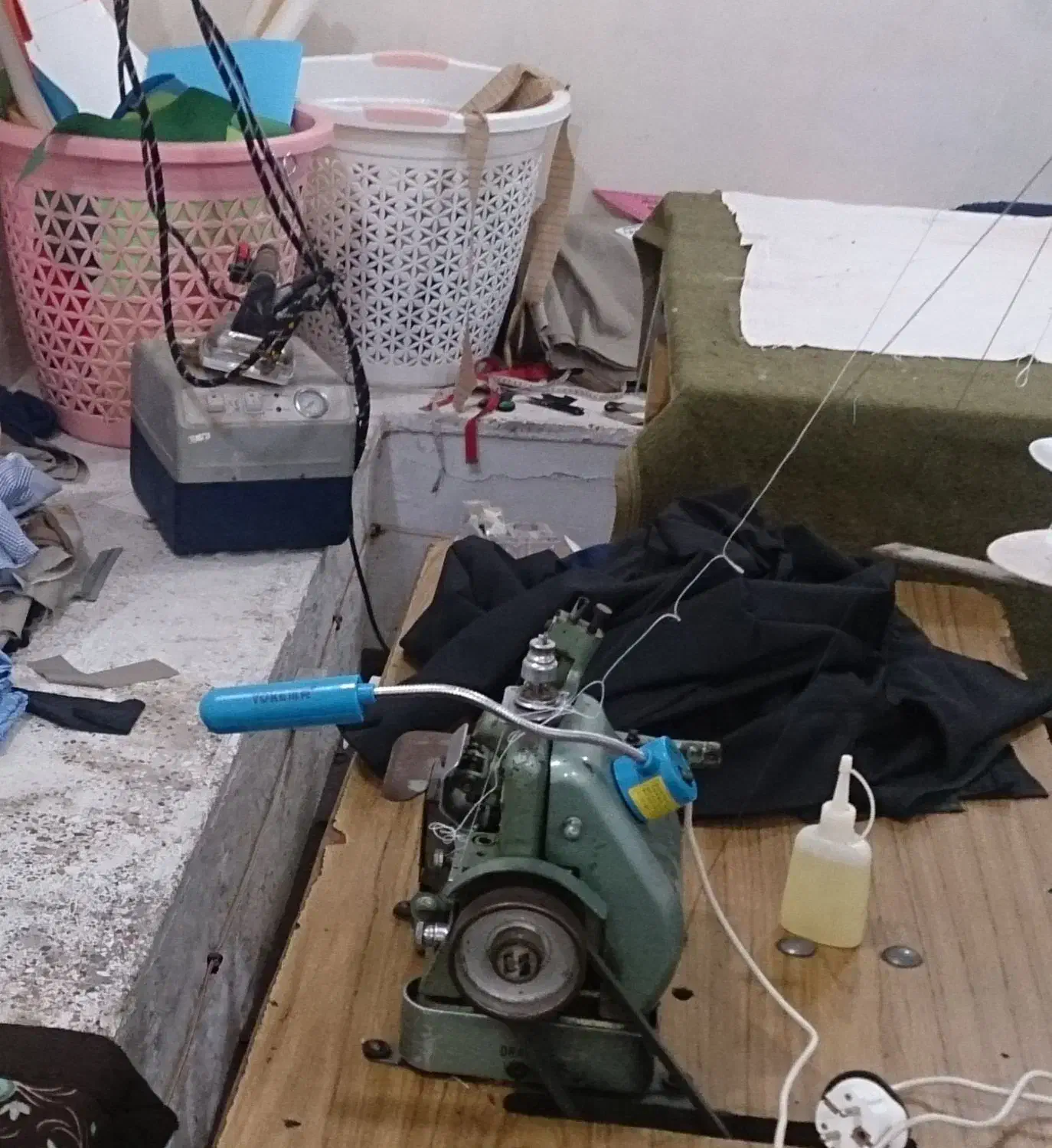 فرورشی|چرخ خیاطی و ریسندگی|بروجرد, |دیوار