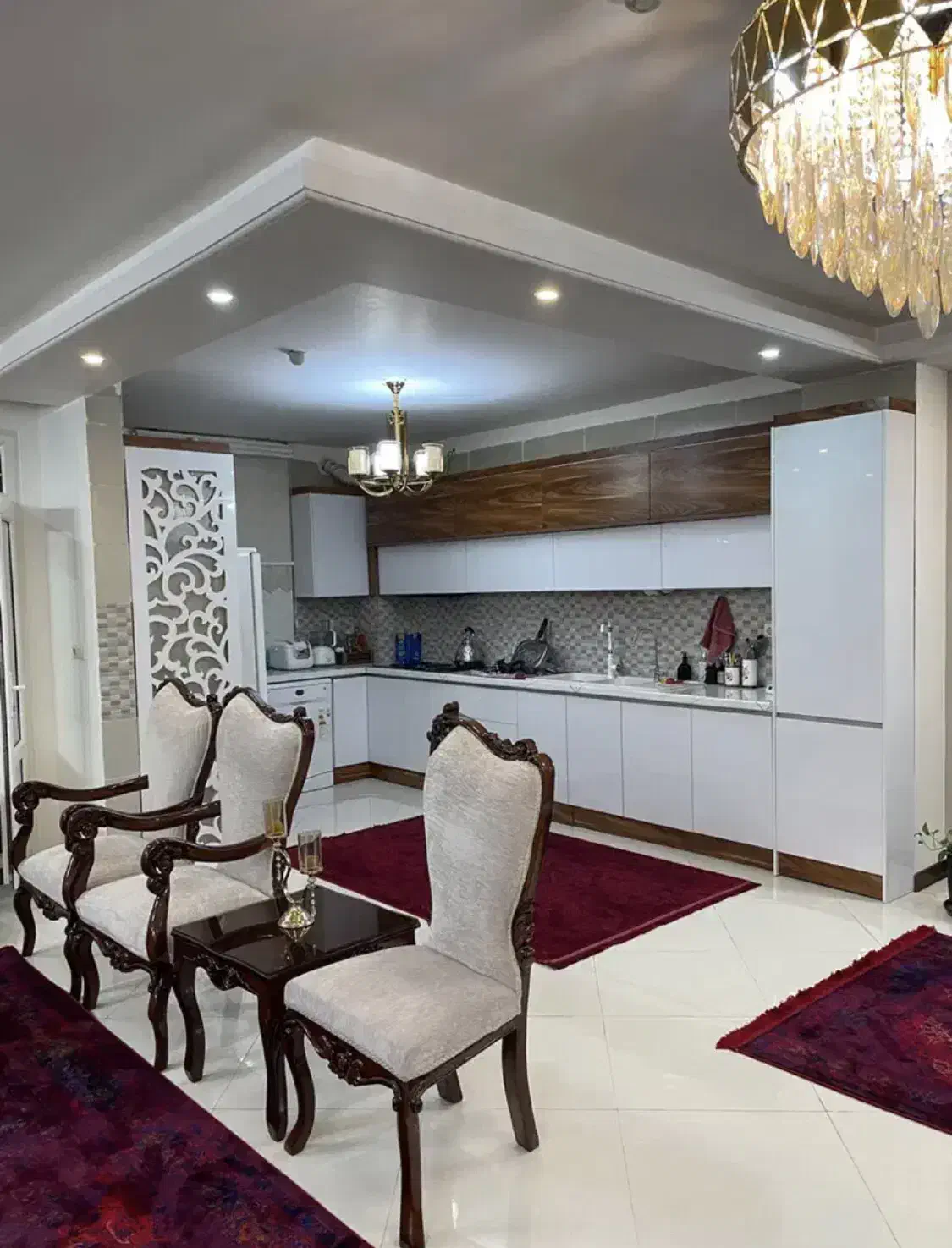 ۱۰۲ متر در یکی از بهترین کوچه های ۲۲ بهمن غرق نور|فروش آپارتمان|ساوه, |دیوار