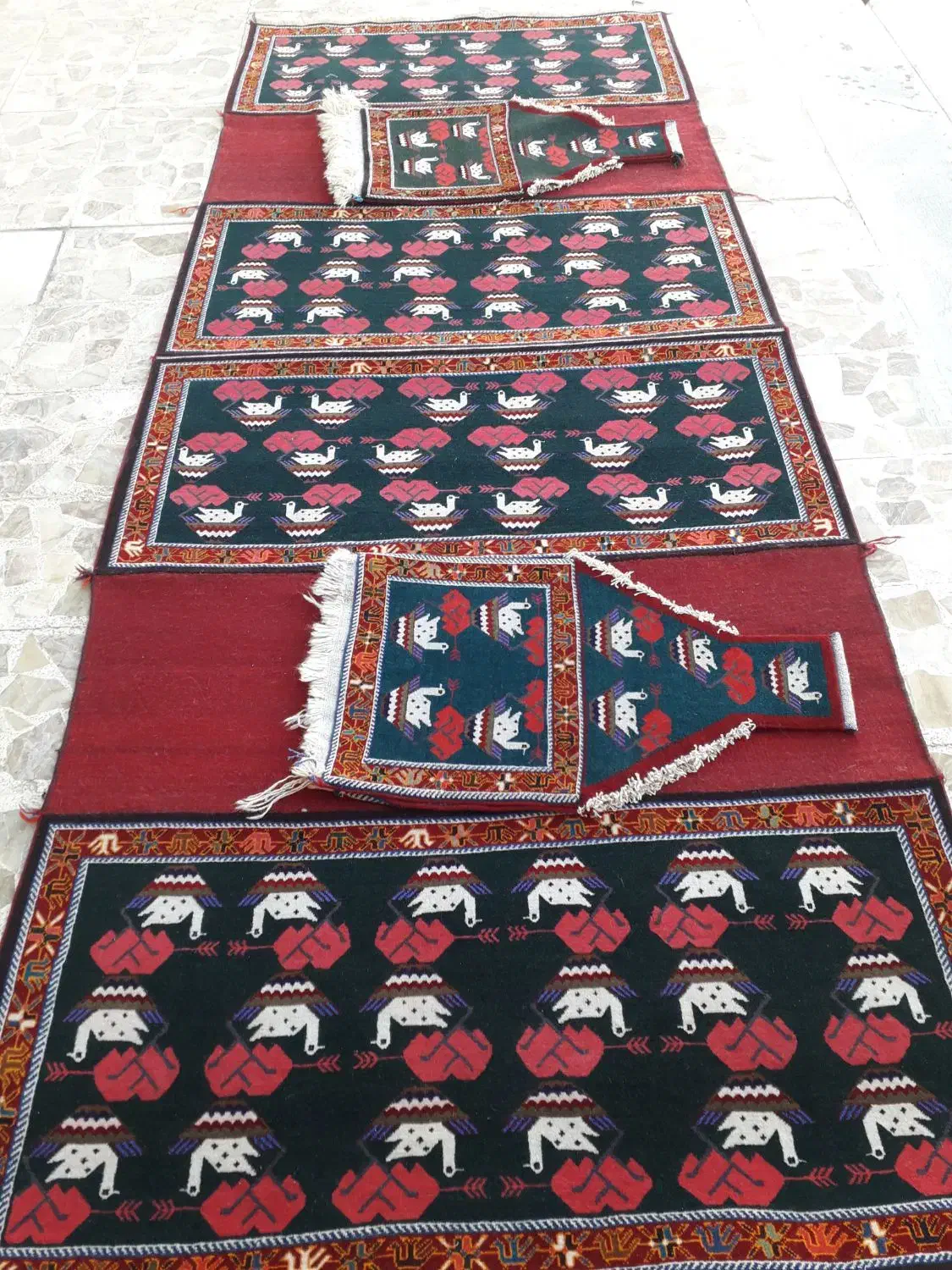 پشتی 60در60.   مفرش|فرش|شیراز, عادل آباد|دیوار