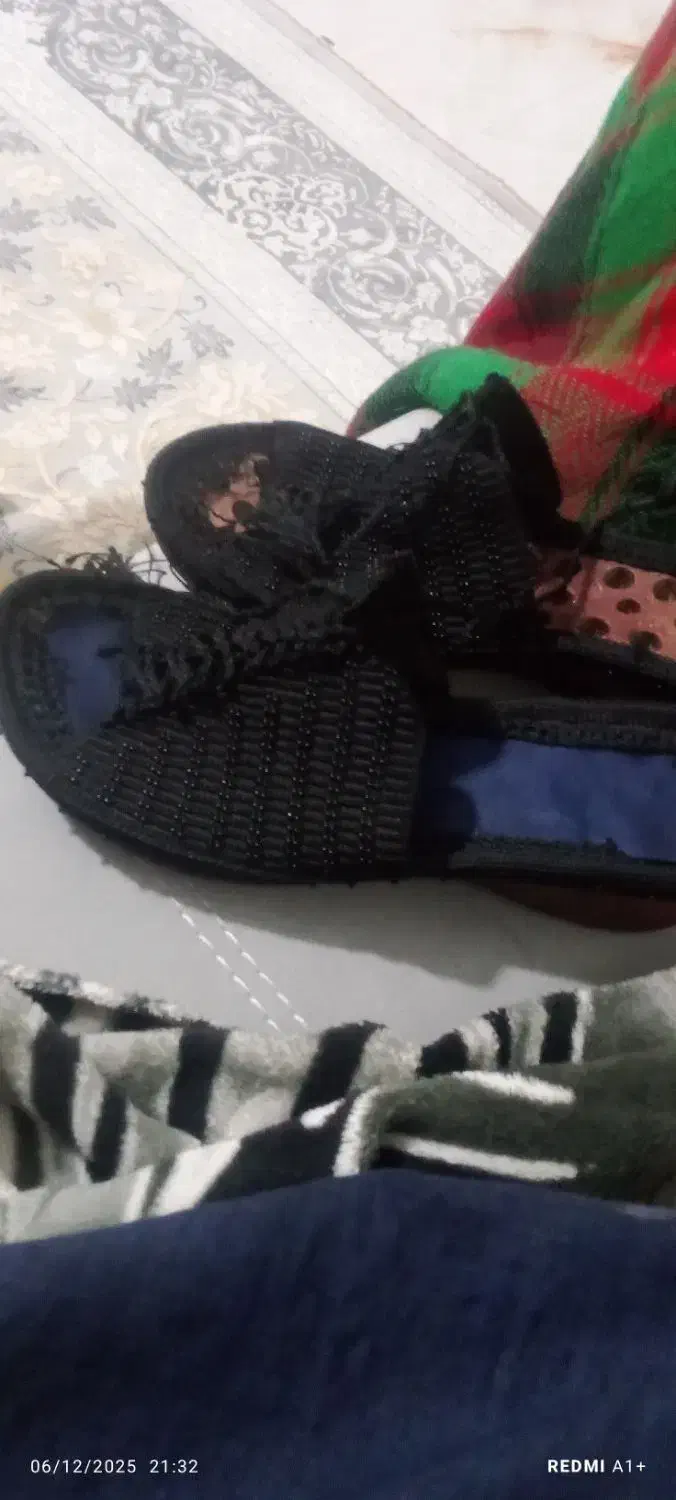 دمپایی زندانی بافت روفرشی. نونو|کیف، کفش، کمربند|کرمانشاه, |دیوار