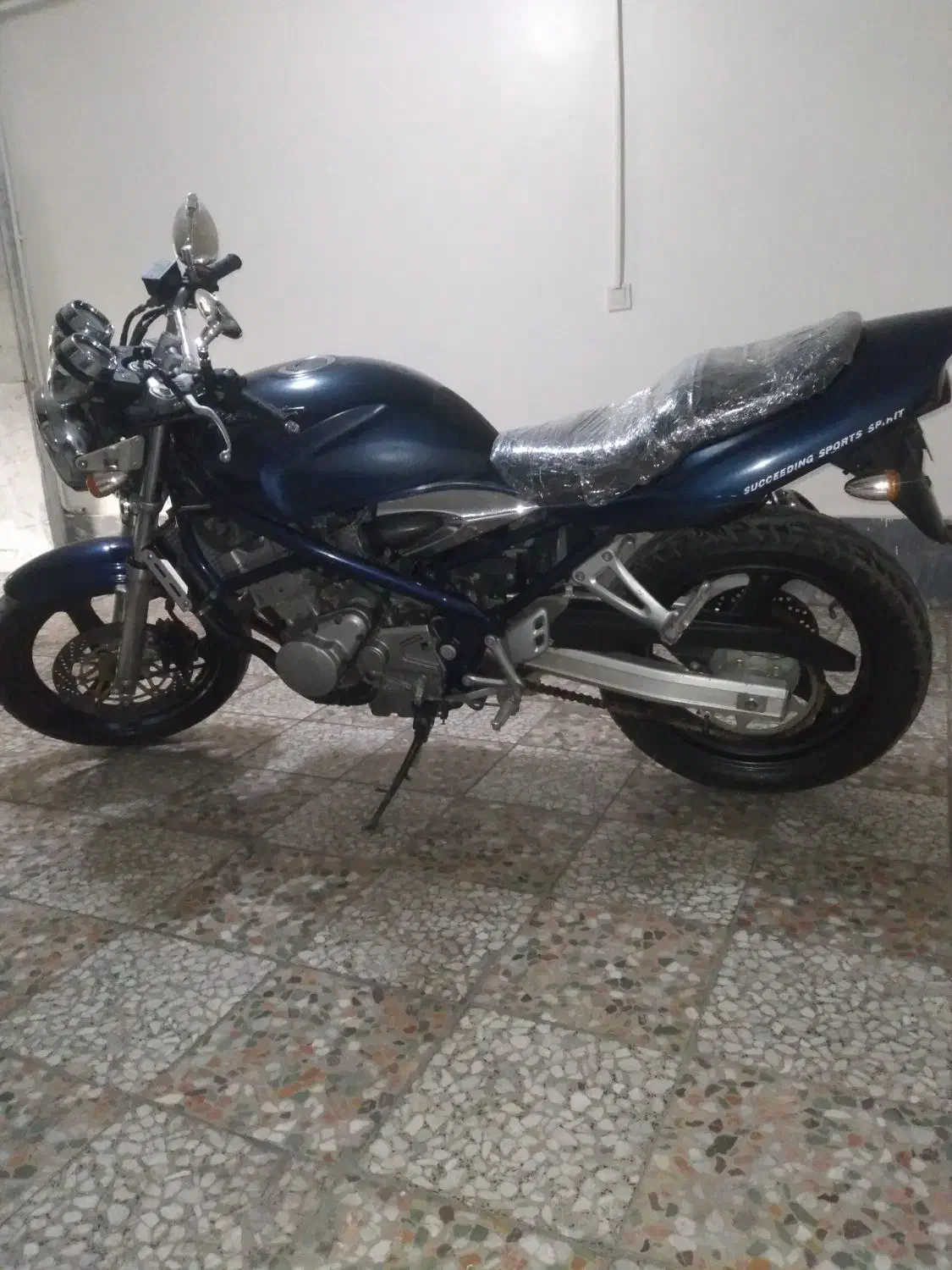 سوزوکی۲۵۰بندیت۴سیلندر۱۶سوپاپ درحدصفربرگه تملیکیدار|موتورسیکلت|تهران, بهداشت|دیوار