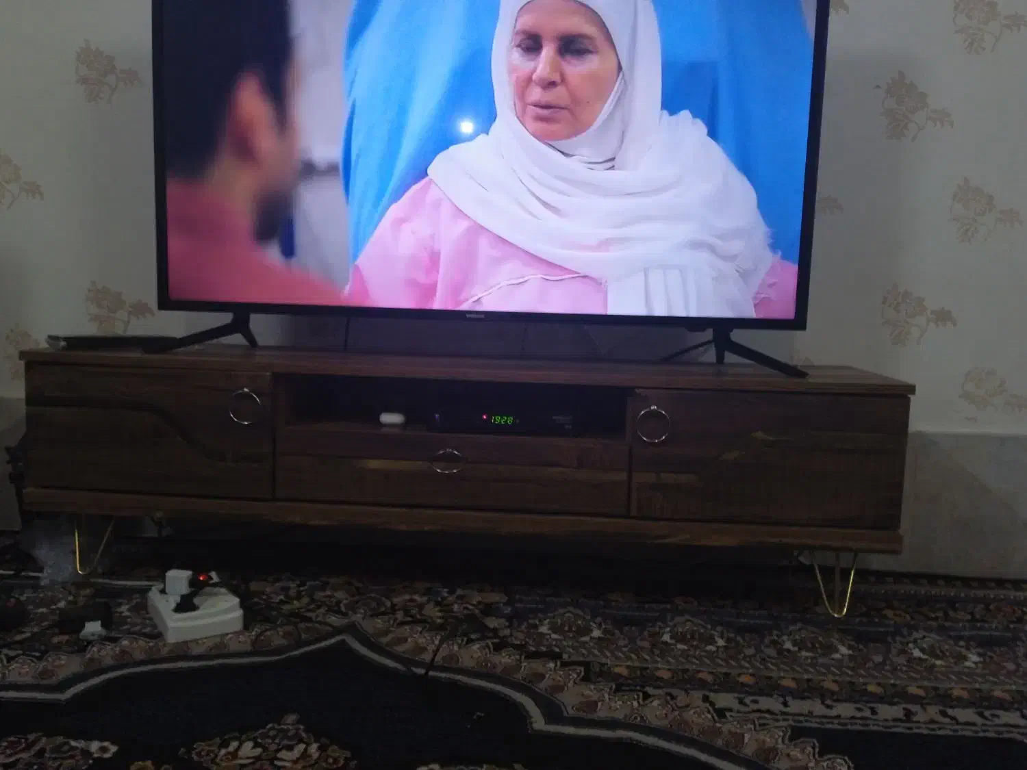 جاکفشی ومیز تلوزیون|میز تلویزیون|مشهد, حضرت حجت|دیوار