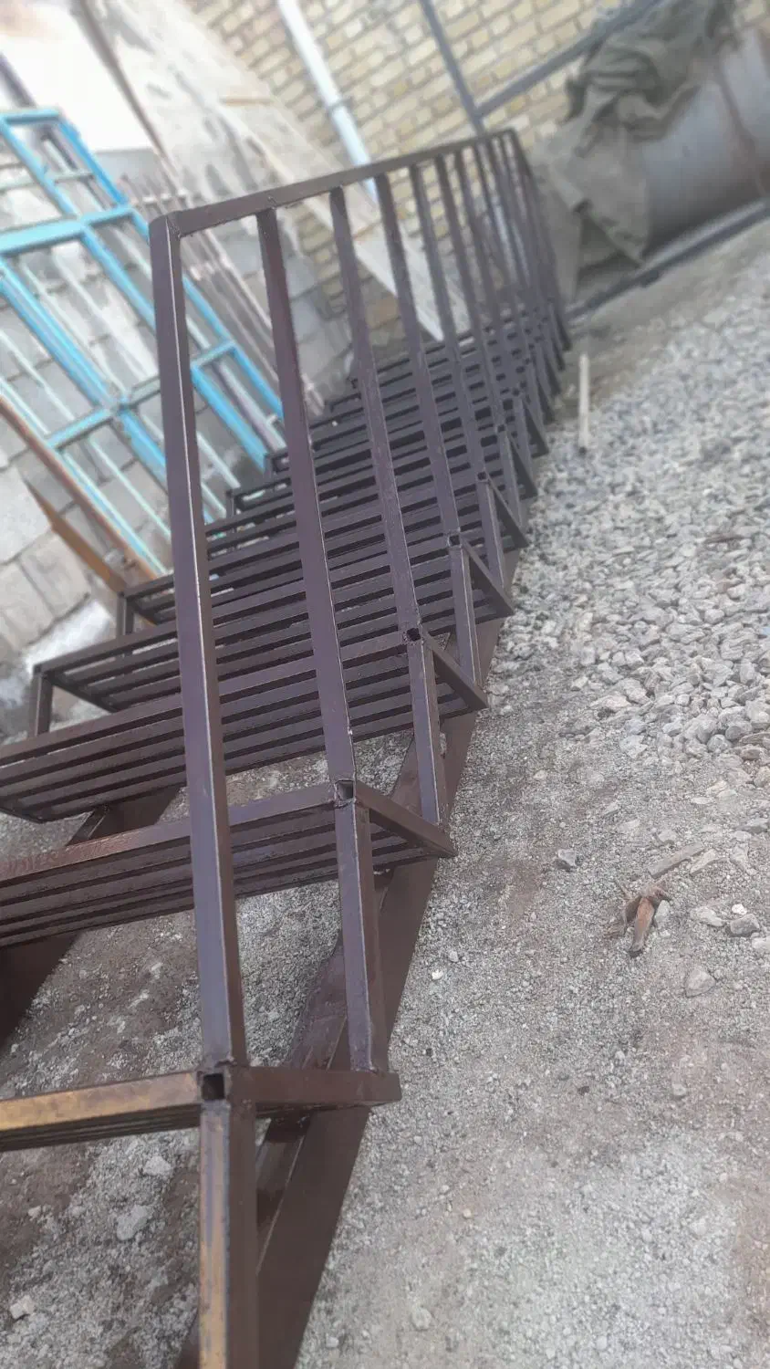 پله اهنی|مصالح و تجهیزات ساختمان|همدان, |دیوار